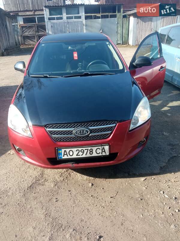 Хэтчбек Kia Ceed 2007 в Ужгороде