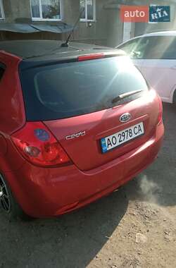 Хэтчбек Kia Ceed 2007 в Ужгороде