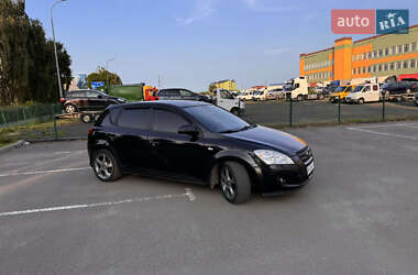 Хэтчбек Kia Ceed 2008 в 