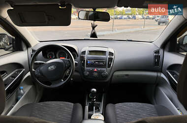 Хэтчбек Kia Ceed 2008 в 