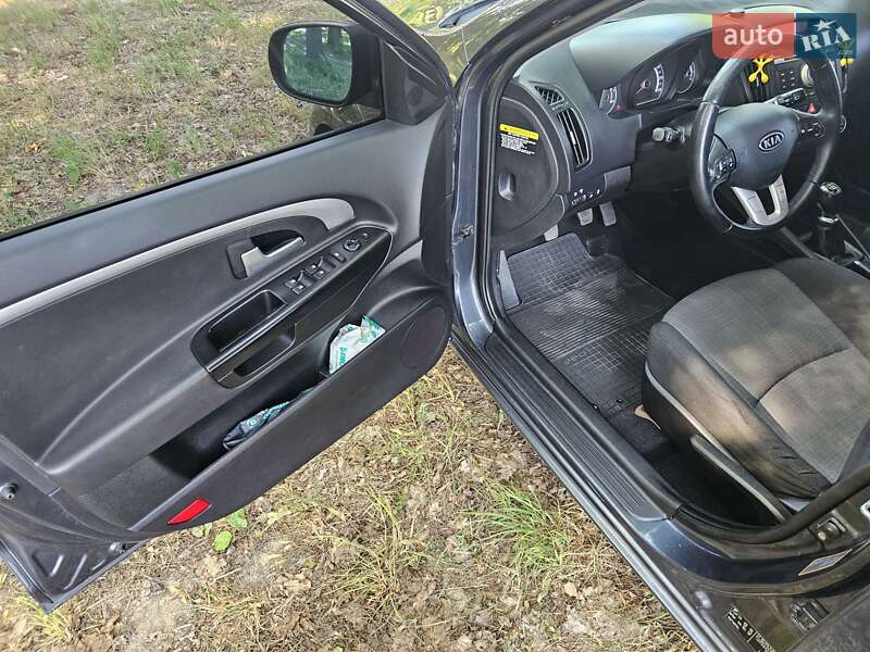 Універсал Kia Ceed 2010 в Звягелі