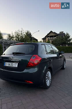 Хэтчбек Kia Ceed 2009 в 