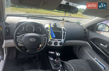 Хэтчбек Kia Ceed 2007 в 