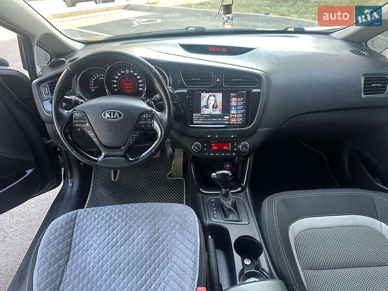 Хэтчбек Kia Ceed 2012 в Чернигове