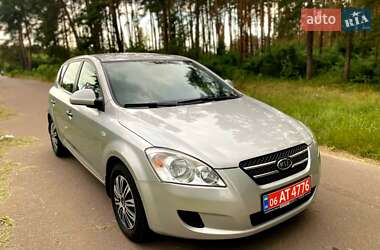 Хэтчбек Kia Ceed 2007 в 