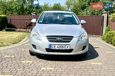 Хетчбек Kia Ceed 2009 в 