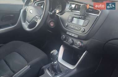 Хэтчбек Kia Ceed 2015 в Ужгороде