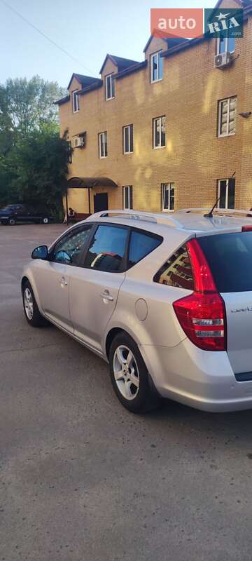 Универсал Kia Ceed 2008 в Сумах