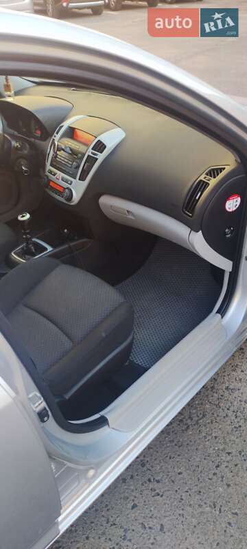 Универсал Kia Ceed 2008 в Сумах