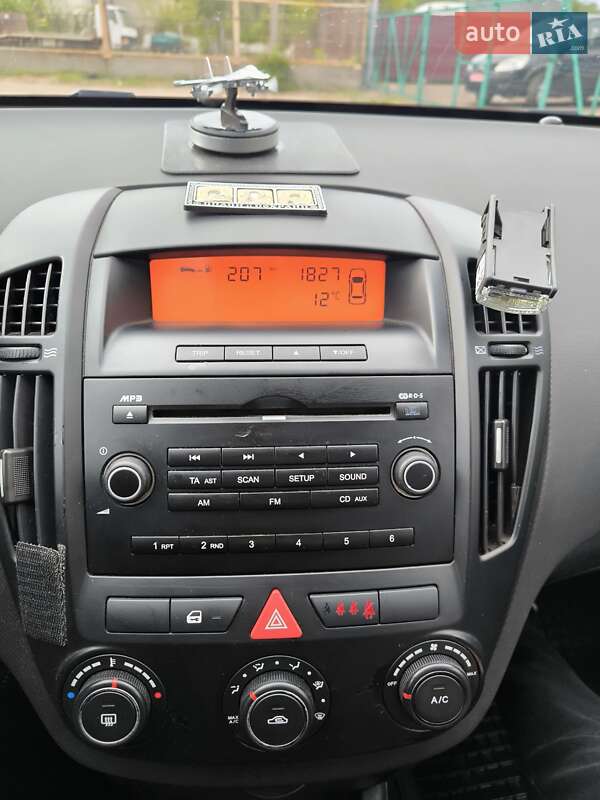 Хэтчбек Kia Ceed 2008 в Чернигове
