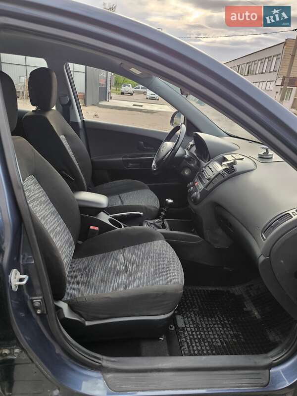 Хэтчбек Kia Ceed 2008 в Чернигове