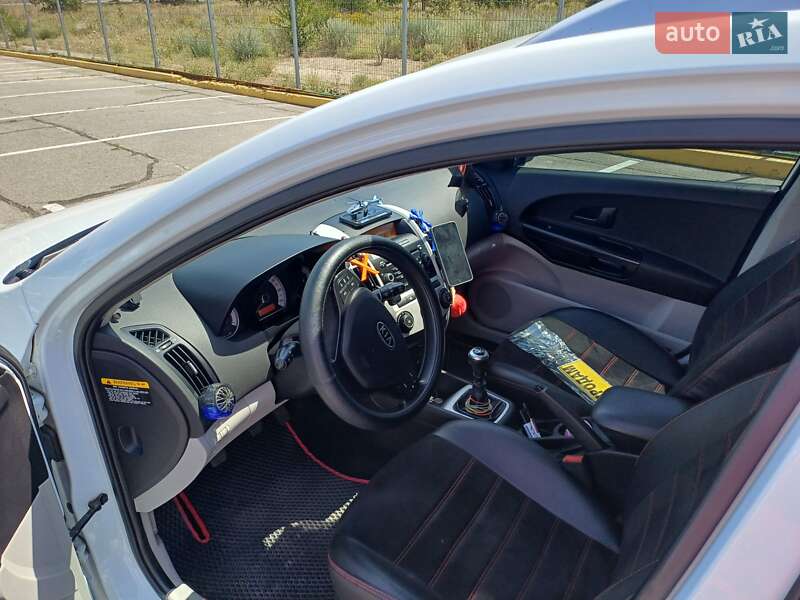 Универсал Kia Ceed 2008 в Запорожье