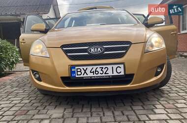 Хэтчбек Kia Ceed 2007 в 