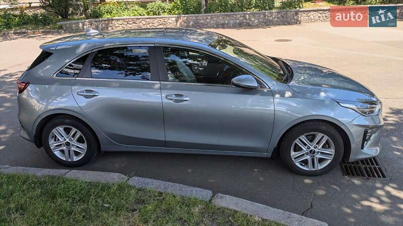 Хэтчбек Kia Ceed 2019 в Киеве