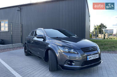Хэтчбек Kia Ceed 2010 в 