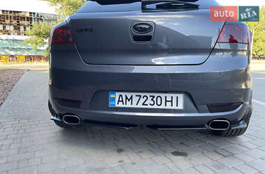 Хэтчбек Kia Ceed 2010 в 