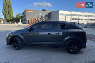 Хэтчбек Kia Ceed 2010 в 