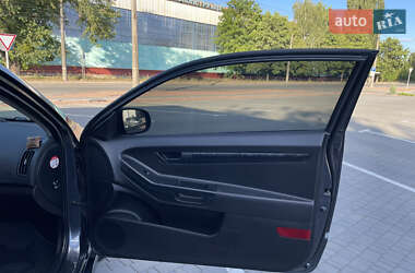 Хэтчбек Kia Ceed 2010 в 