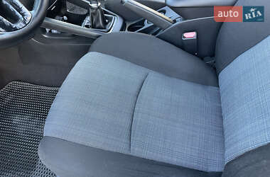 Хэтчбек Kia Ceed 2010 в 