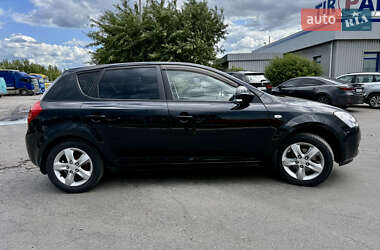 Хэтчбек Kia Ceed 2008 в 