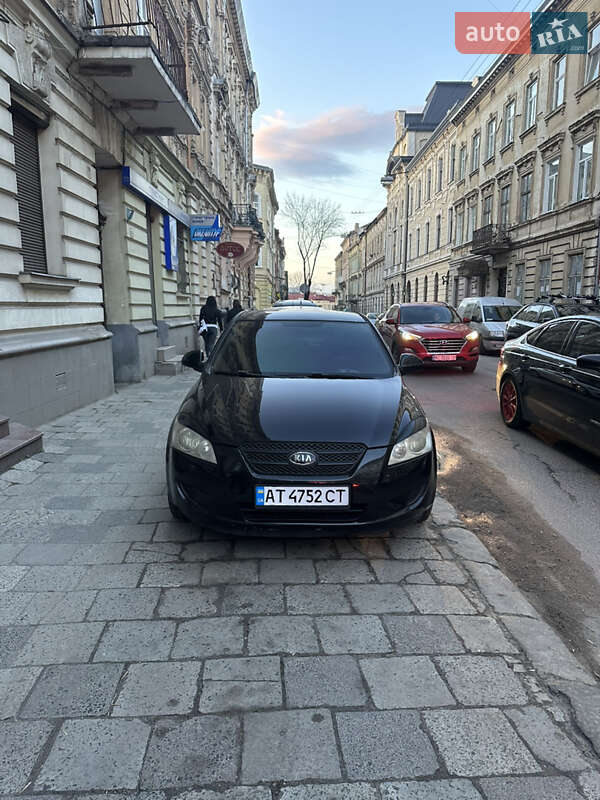 Хэтчбек Kia Ceed 2007 в 