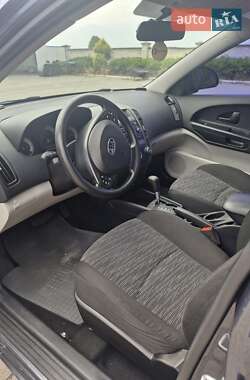 Хэтчбек Kia Ceed 2009 в 