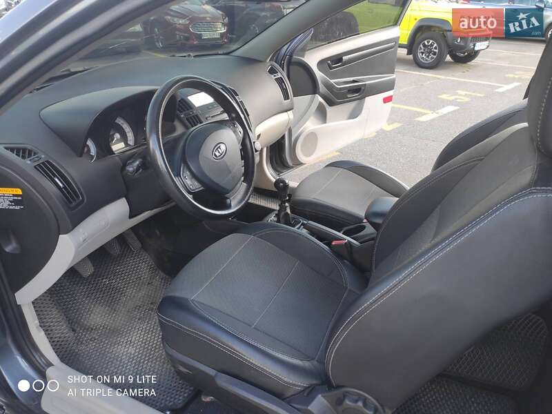 Хэтчбек Kia Ceed 2007 в Киеве