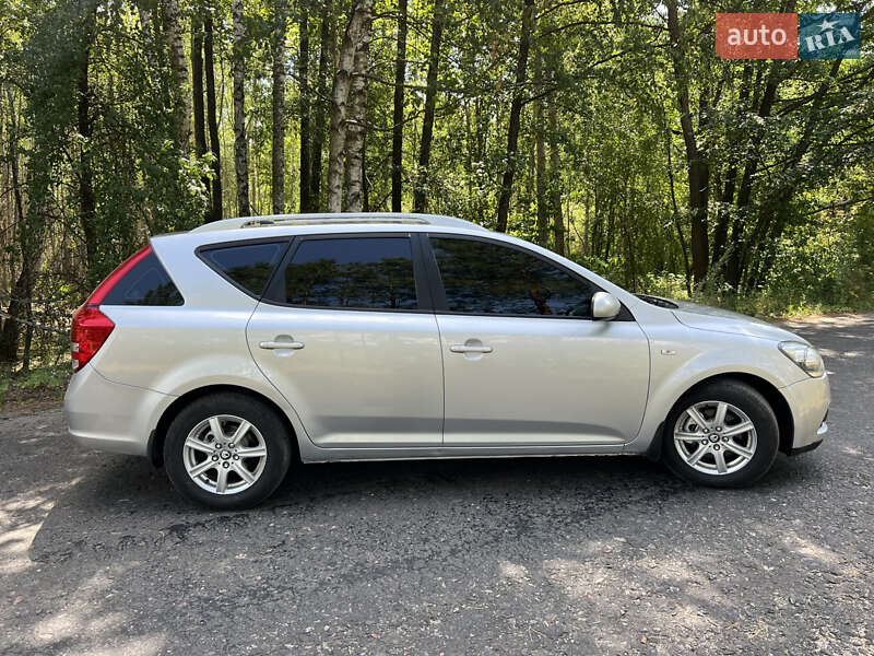 Универсал Kia Ceed 2010 в Лебедине