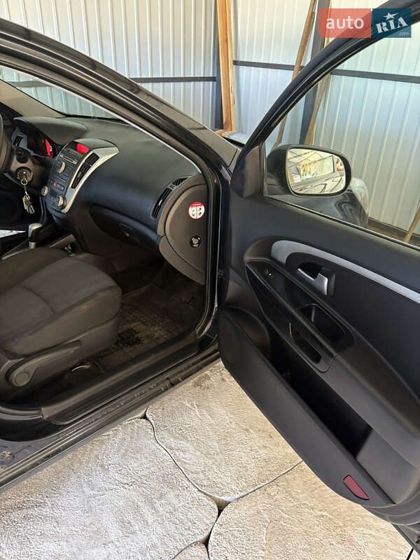 Универсал Kia Ceed 2010 в Долинской