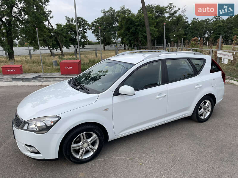 Универсал Kia Ceed 2010 в Днепре