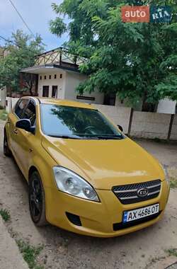 Хетчбек Kia Ceed 2007 в 
