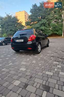 Хэтчбек Kia Ceed 2007 в 