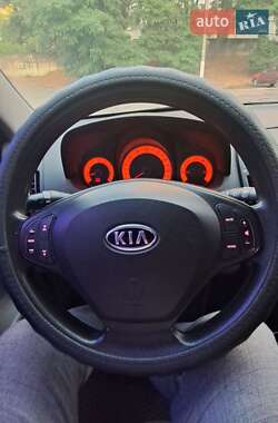 Хэтчбек Kia Ceed 2007 в 