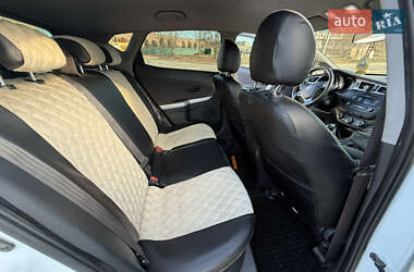 Хэтчбек Kia Ceed 2014 в 