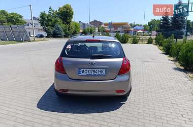 Хэтчбек Kia Ceed 2007 в 