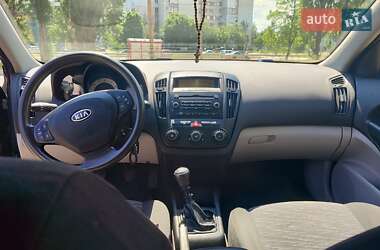 Хэтчбек Kia Ceed 2007 в 
