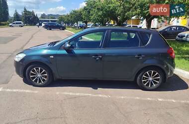 Хэтчбек Kia Ceed 2007 в 