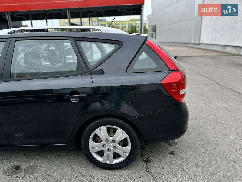Универсал Kia Ceed 2010 в Львове