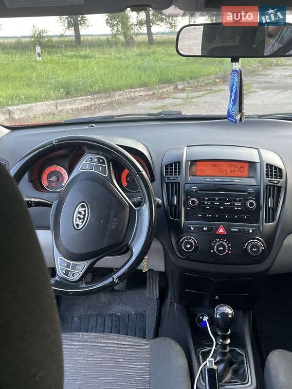 Универсал Kia Ceed 2009 в Ромнах