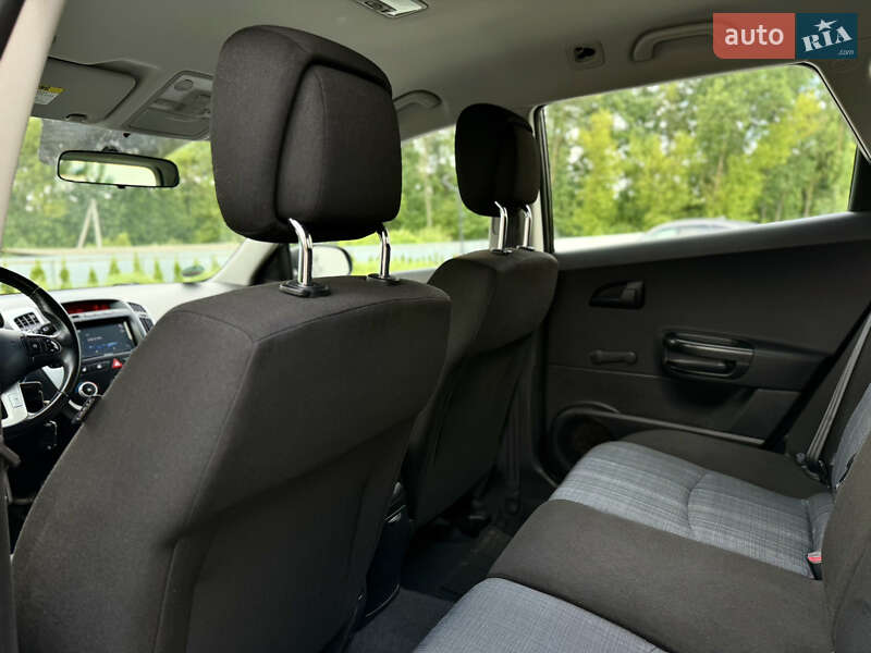 Универсал Kia Ceed 2011 в Луцке
