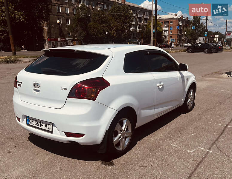 Хэтчбек Kia Ceed 2010 в Днепре