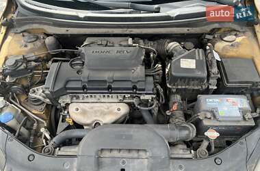 Хэтчбек Kia Ceed 2008 в 