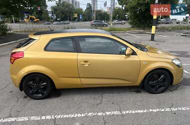 Хэтчбек Kia Ceed 2008 в 