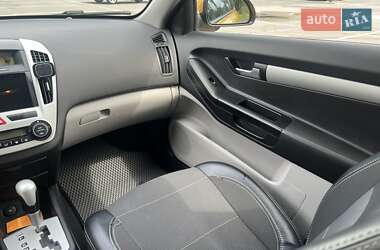Хэтчбек Kia Ceed 2008 в 