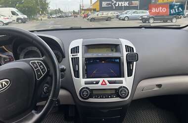 Хэтчбек Kia Ceed 2008 в 