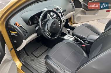 Хэтчбек Kia Ceed 2008 в 