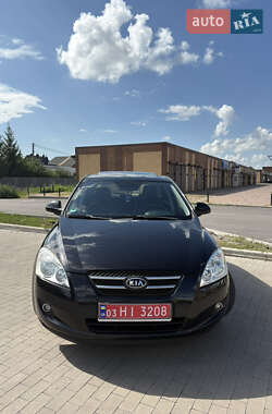 Хэтчбек Kia Ceed 2008 в 