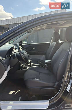 Хэтчбек Kia Ceed 2008 в 