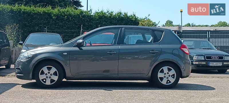 Универсал Kia Ceed 2010 в Киеве