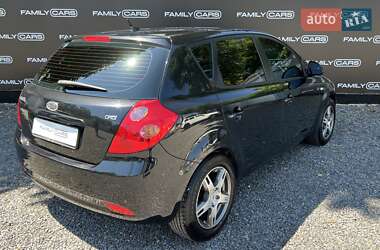 Хэтчбек Kia Ceed 2008 в 
